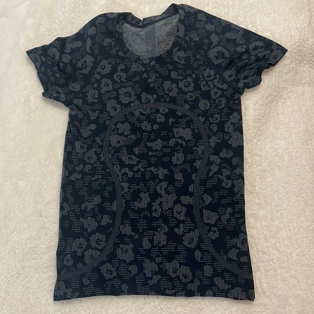 RARE!!!!!!!!!! Lululemon Swiftly Tech 2.0